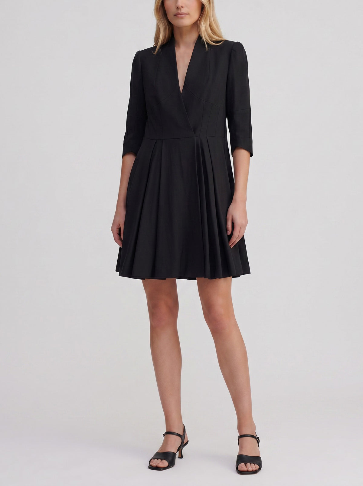 Alexander McQueen Voluminous Mini Dress CVM26.6.89  Alexander McQueen 