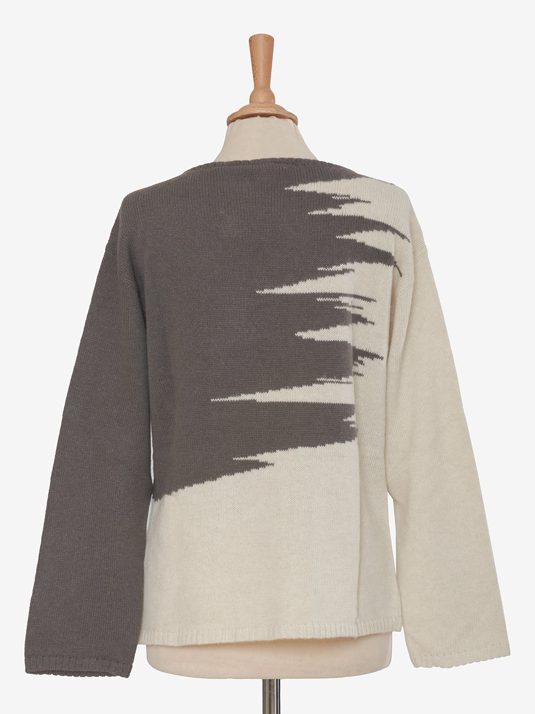 Krizia Hyena Embroidery Sweater CVM21.90.32D-1  Krizia 