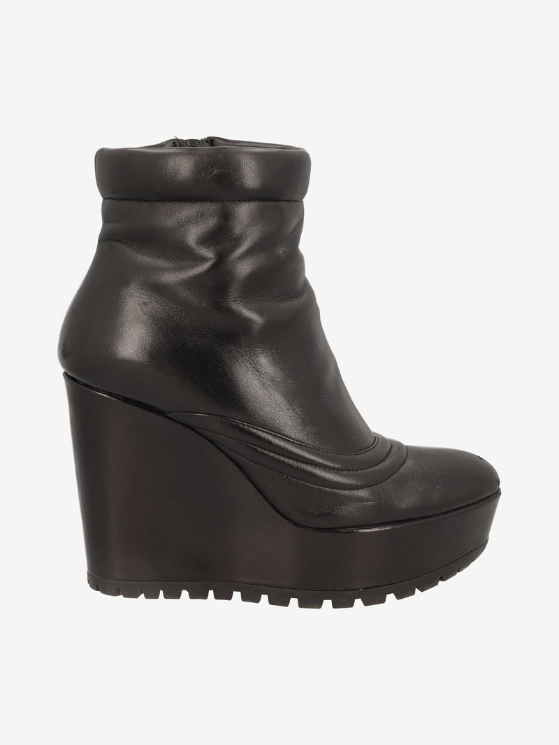 Prada 2010s Platform Ankle Boots W6826.10  Prada 