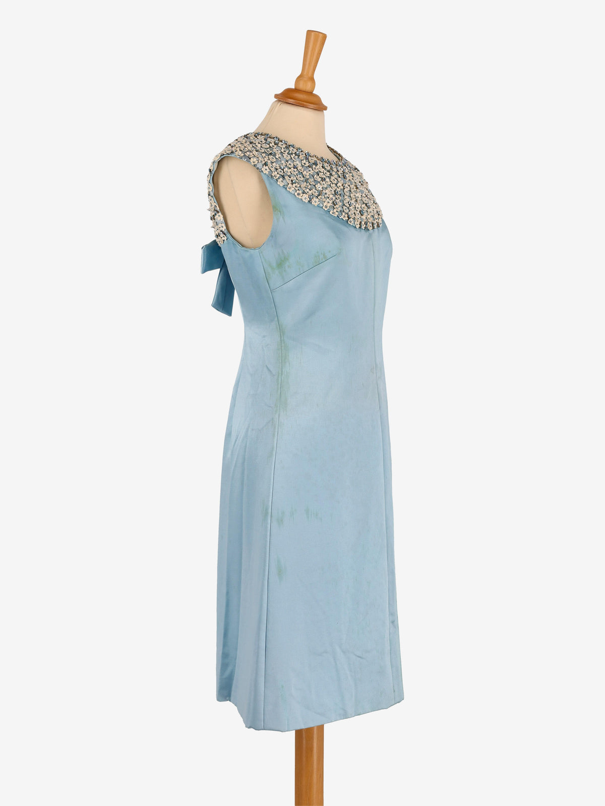 Satin Dress With Embroidered Beaded Flowers - 60s AR096  Vintage 