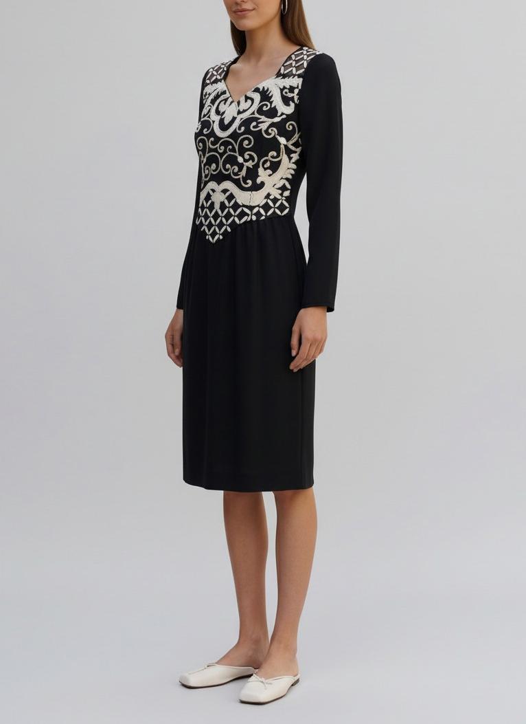Valentino 1980s Dress in Black Silk Crepe AR012  Valentino 