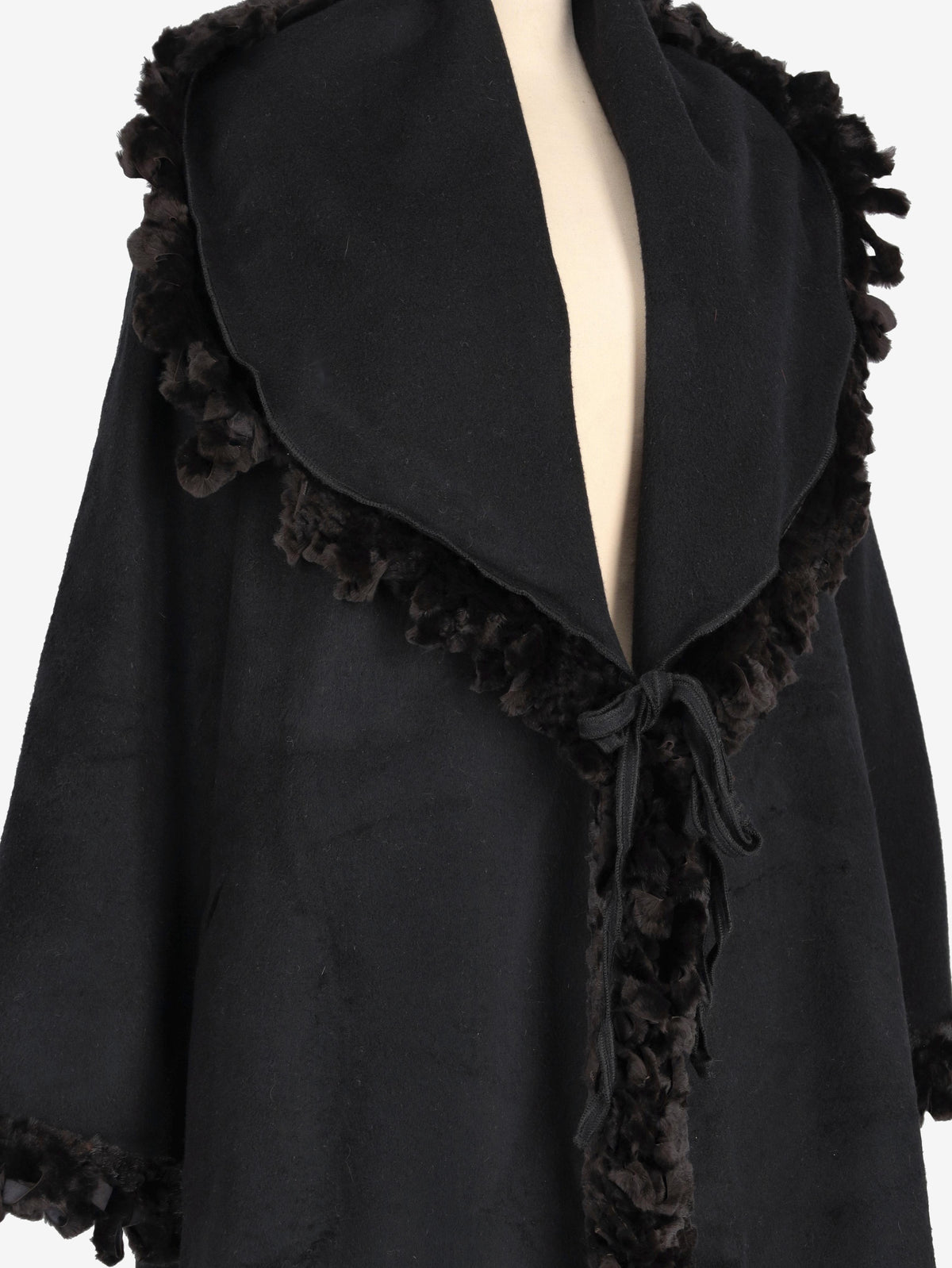 Fendi Coat with Fur Details W2511.115.05  Fendi 