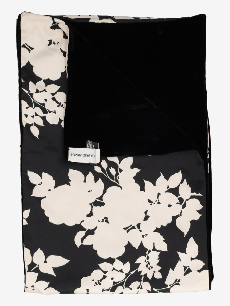 Giorgio Armani Reversible Velvet and Silk Floral Shawl Scarf W27526.74  Giorgio Armani 