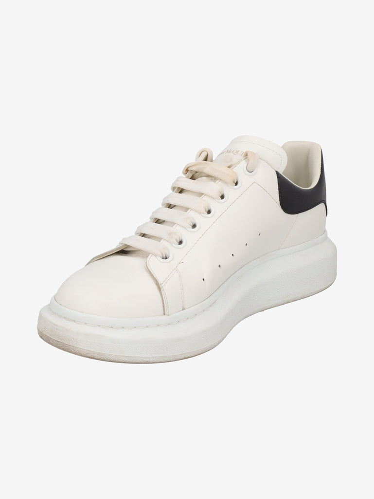 Alexander McQueen Oversized Sneaker W21112522  Alexander McQueen 