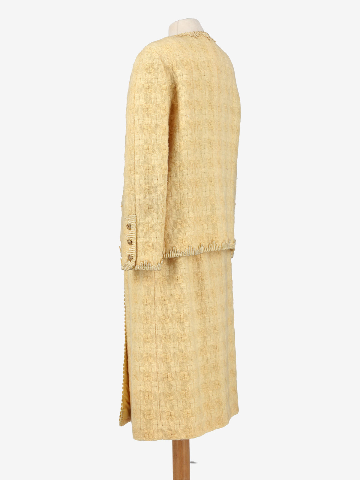 Chanel Boutique Yellow Wool Suit WCV13032025.81  Chanel 