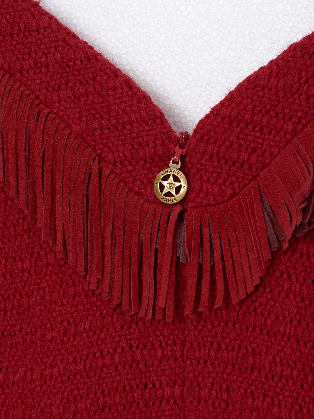 Abito smanicato Y2K Chanel in lana rossa