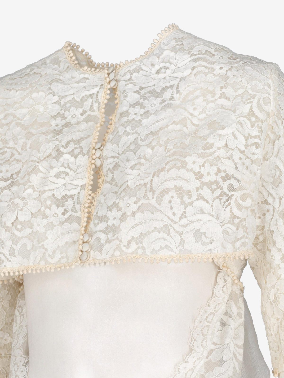 High-Low Bridal Cape in Lace M1702106  Vintage 