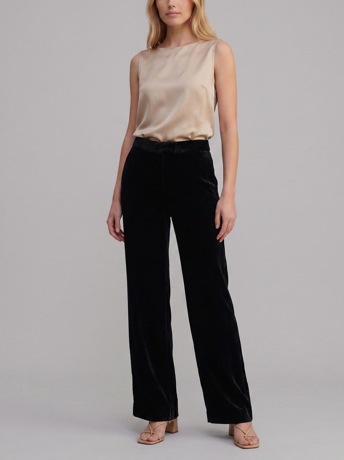 Salvatore Ferragamo Velvet-Effect Wide-Leg Trousers CVM26.8.6  Salvatore Ferragamo 