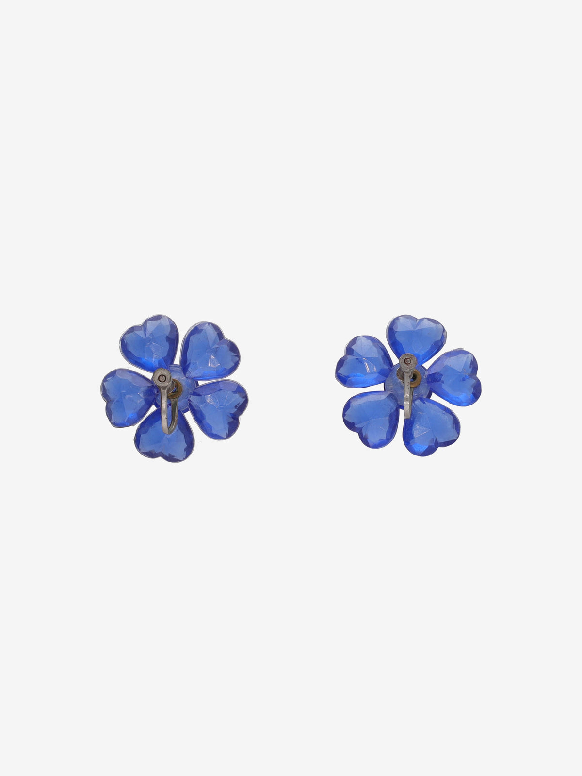 Vintage Plastic Flower Earrings with Heart-Shaped Petals W13426.12  Vintage 