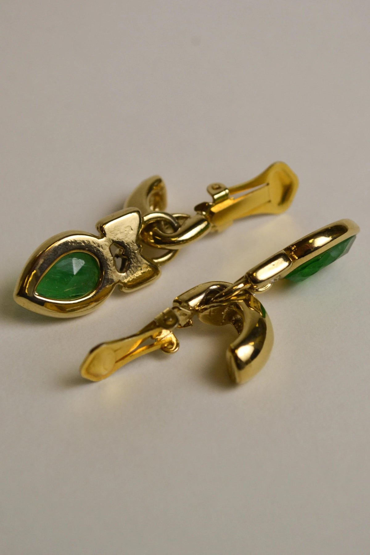 Vintage Clip-on Earrings W22040614  Vintage 