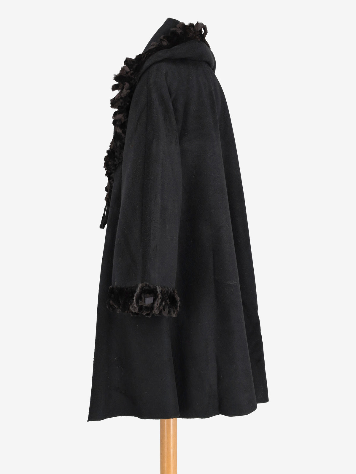 Fendi Coat with Fur Details W2511.115.05  Fendi 