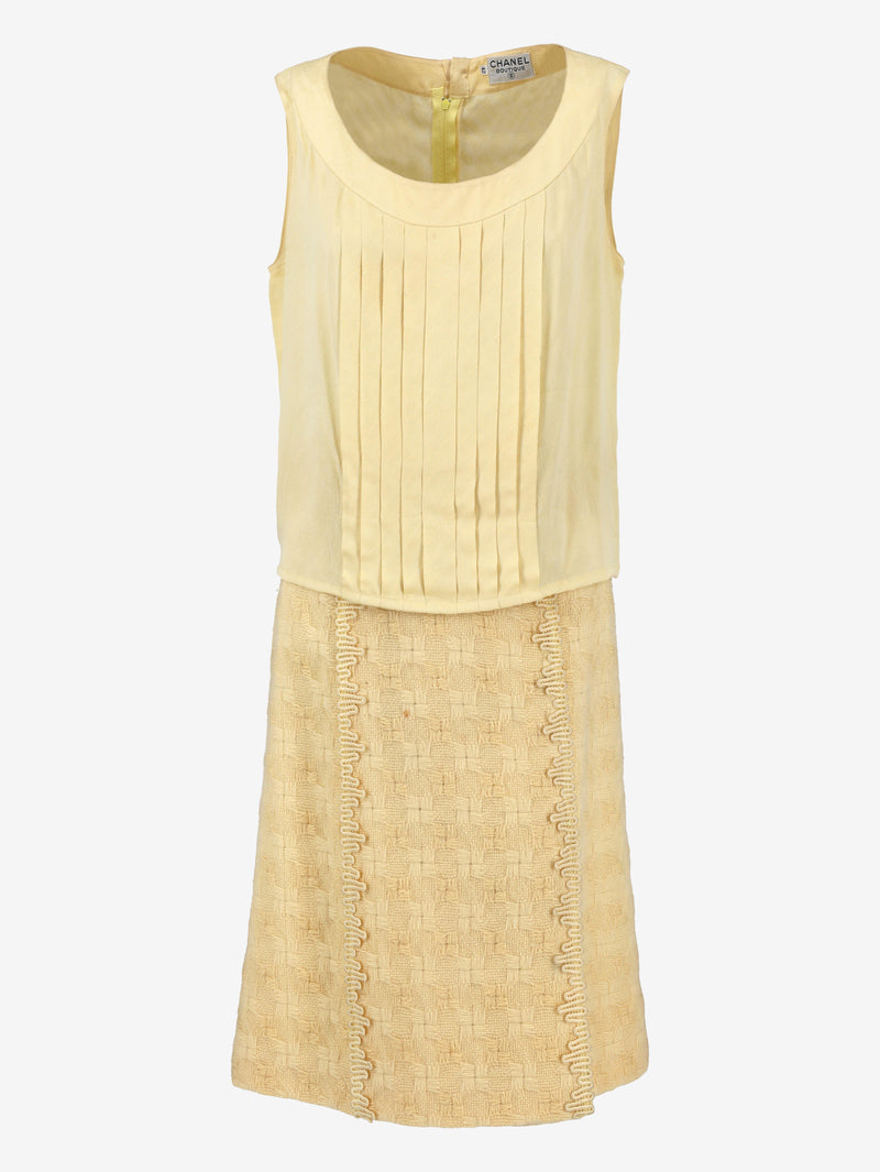 Chanel Boutique Yellow Wool Suit WCV13032025.81  Chanel 