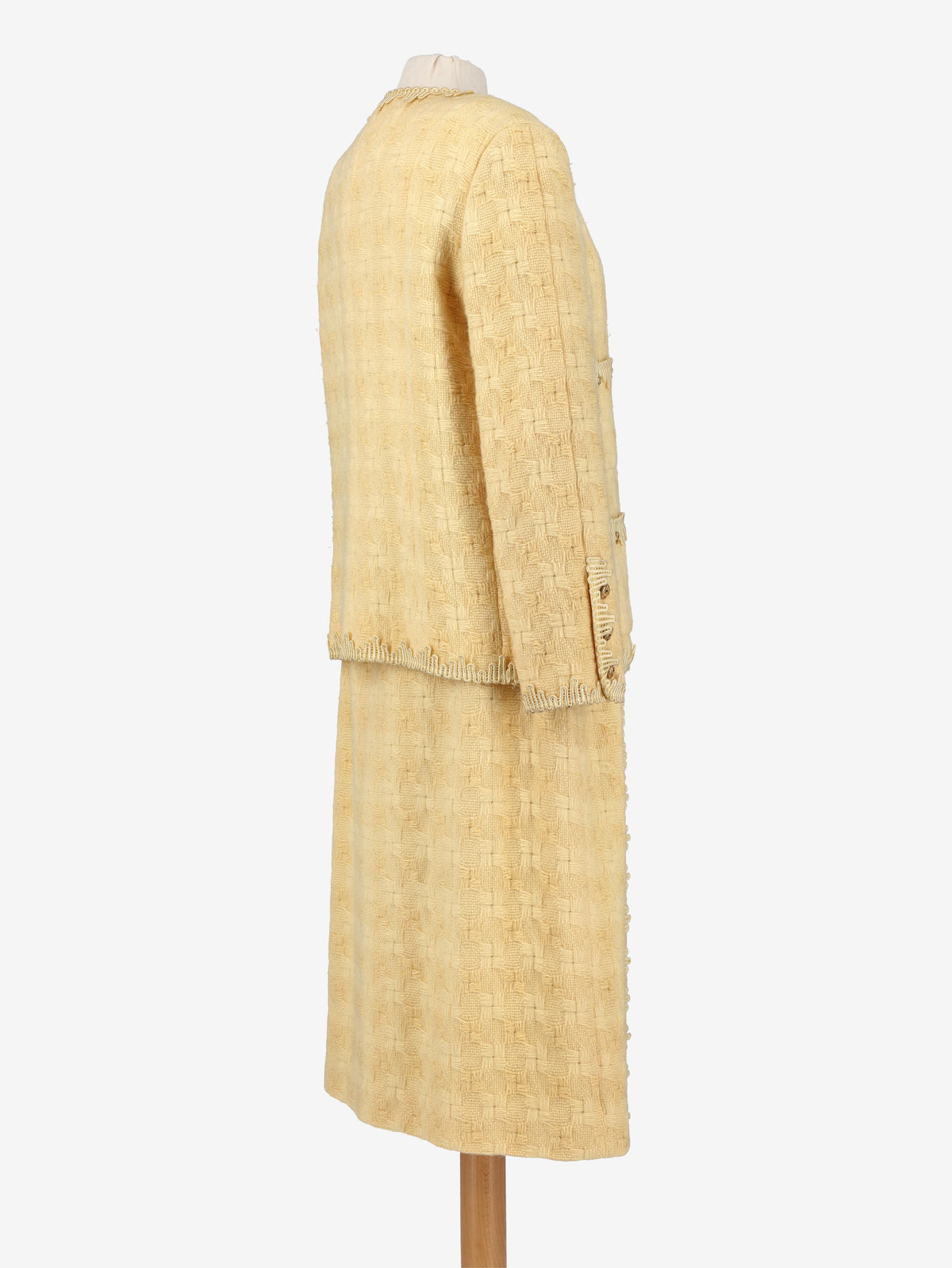 Chanel Boutique Yellow Wool Suit WCV13032025.81  Chanel 