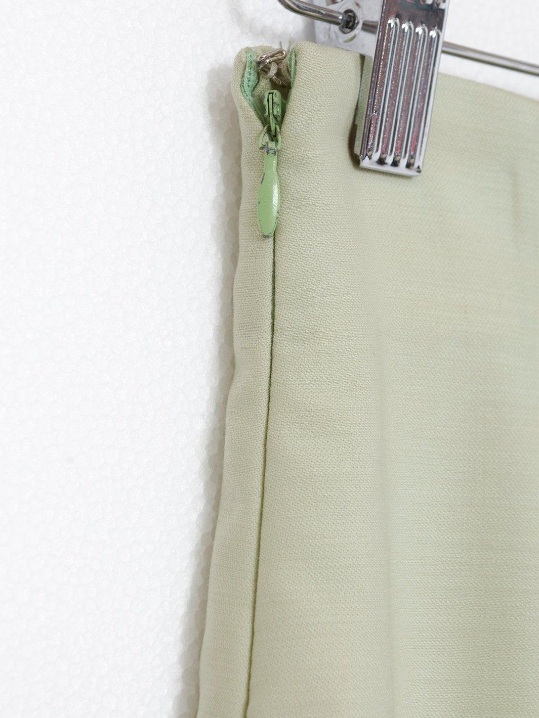 1990s Gianni Versace light green jacket and skirt suit in cool wool CVM22.12.3  Gianni Versace 